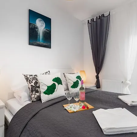 Kapitanski Mostek By Renters Apartment