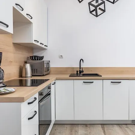 Kapitanski Mostek By Renters Kolobrzeg