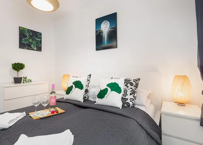 Kapitanski Mostek By Renters